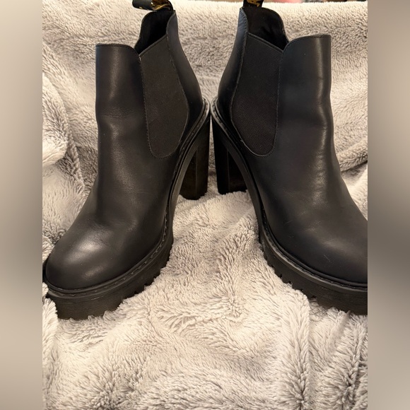 Dr. Martens Black Heeled Chelsea Boots - Picture 3 of 14